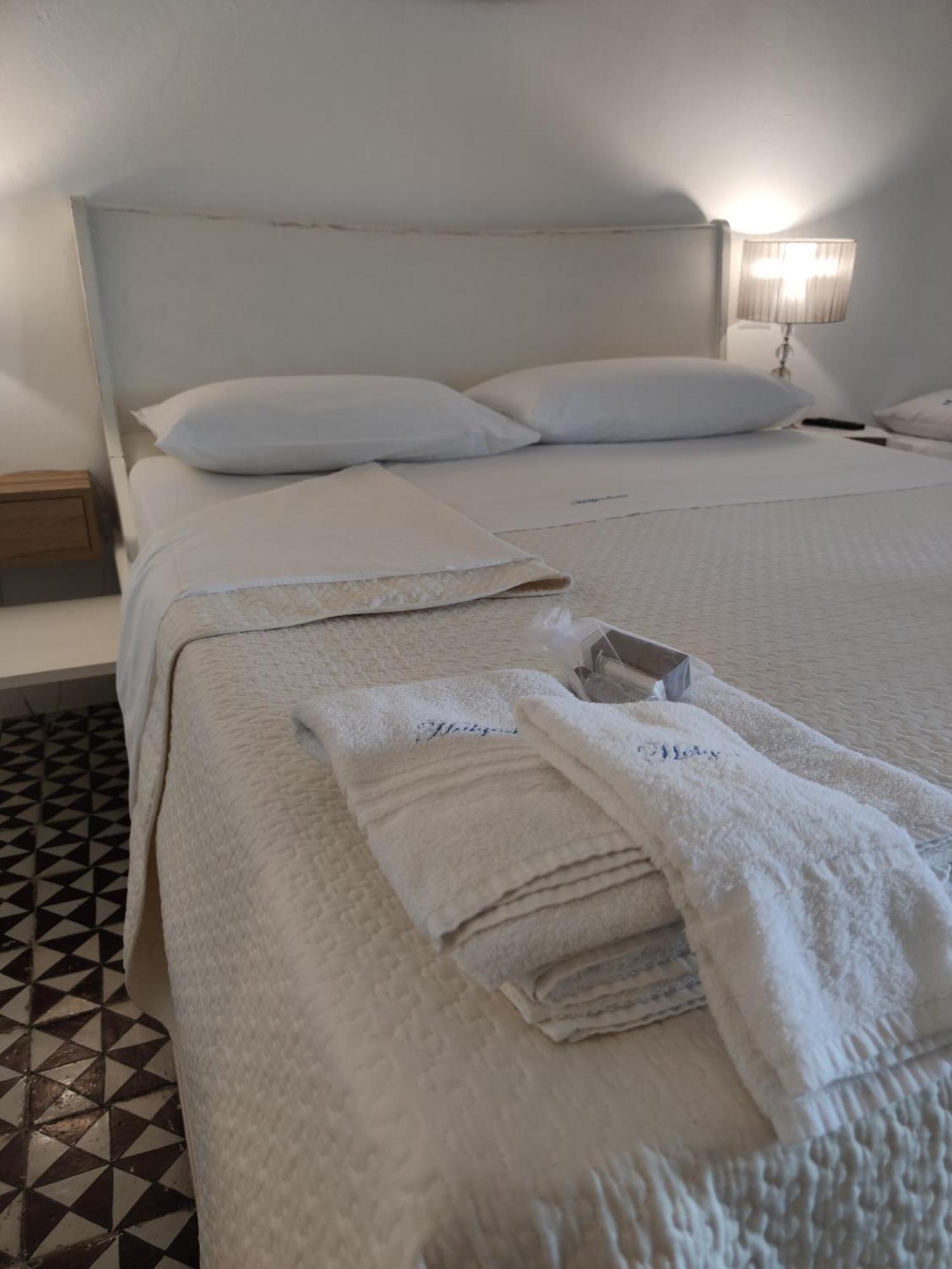 Halgoduria Otel Santa Marina Salina Oda fotoğraf
