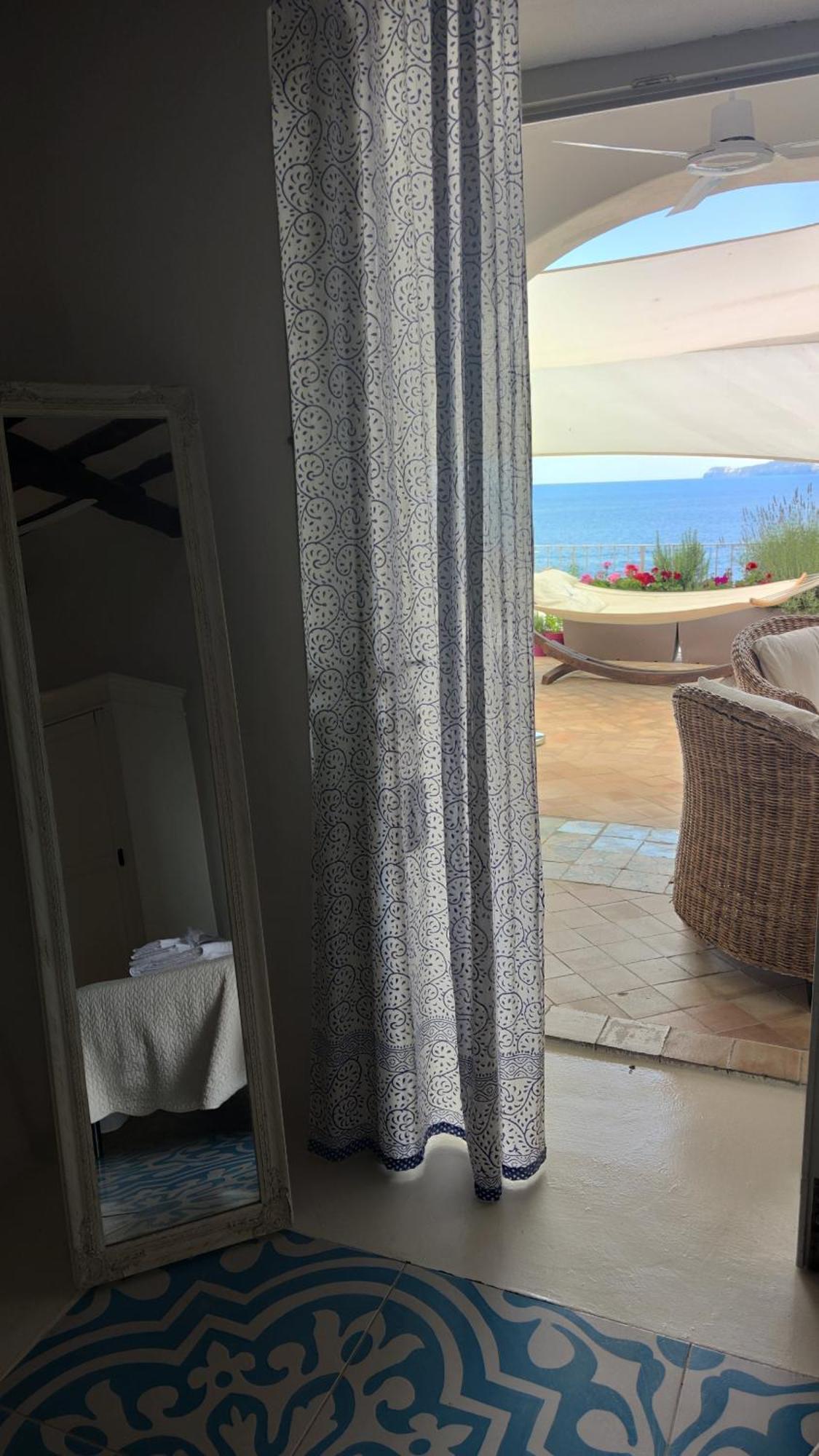 Halgoduria Otel Santa Marina Salina Oda fotoğraf